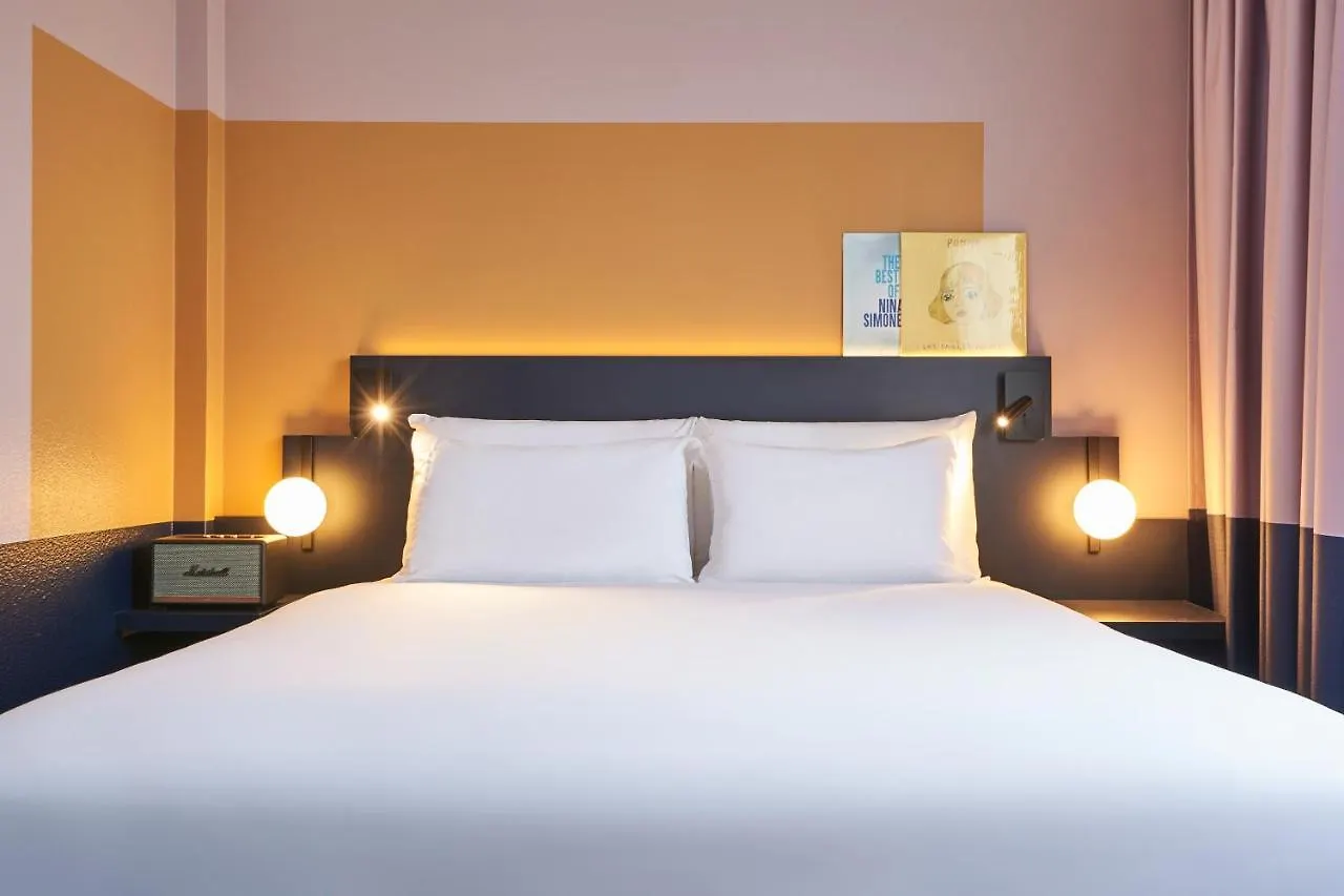 מלון Mercure 15 Porte De Versailles 4*