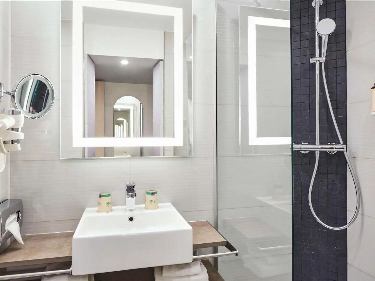 Hotel Mercure 15 Porte De Versailles 4*